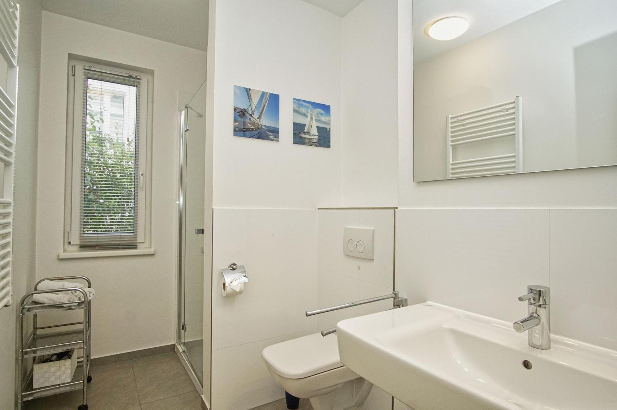 Terrasse, Gratis Nutzung Vom Ahoi Erlebnisbad Und Sauna In Sellin - Villa Antje Fewo 04 غورين المظهر الخارجي الصورة